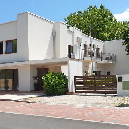 Bed and Breakfast Garden Club Panzio Balatonmáriafürdő Esterno foto