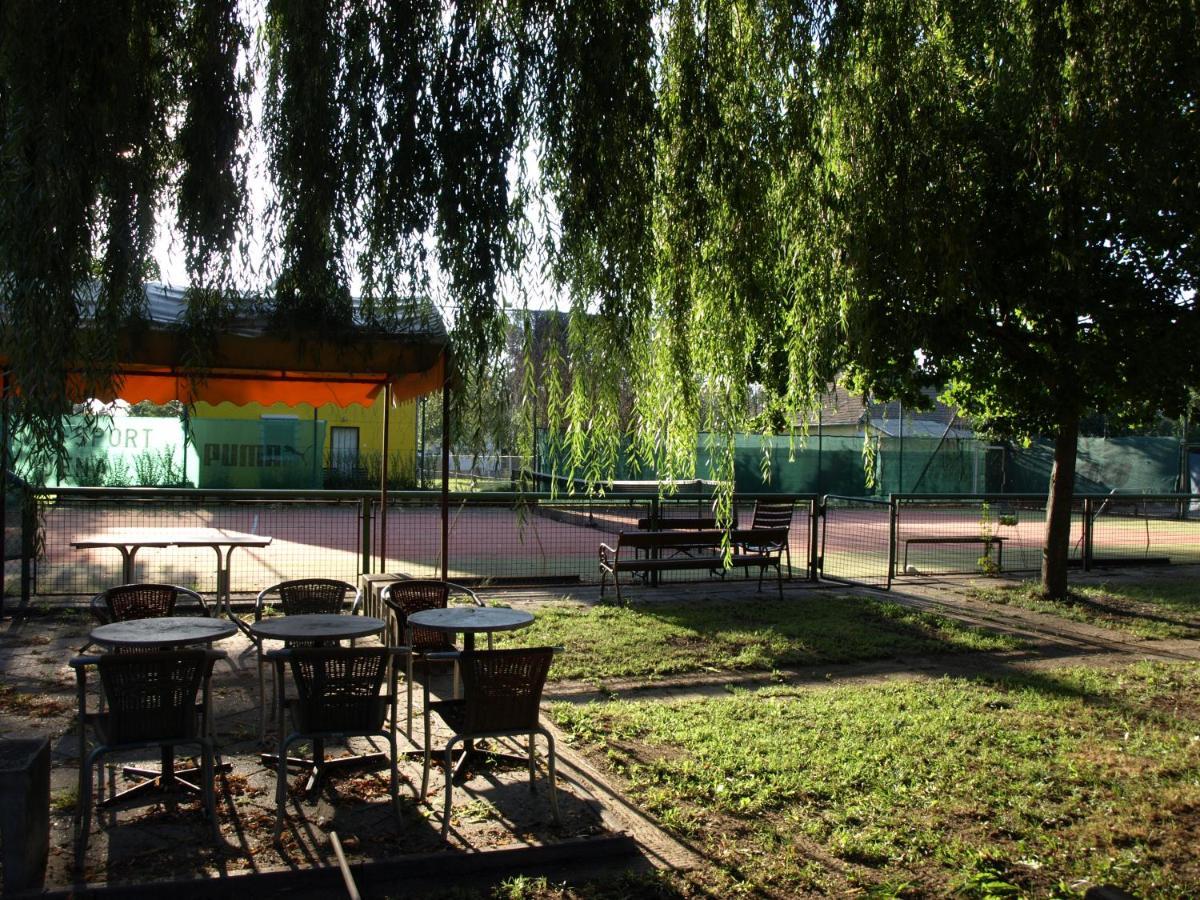 Bed and Breakfast Garden Club Panzio Balatonmáriafürdő Esterno foto