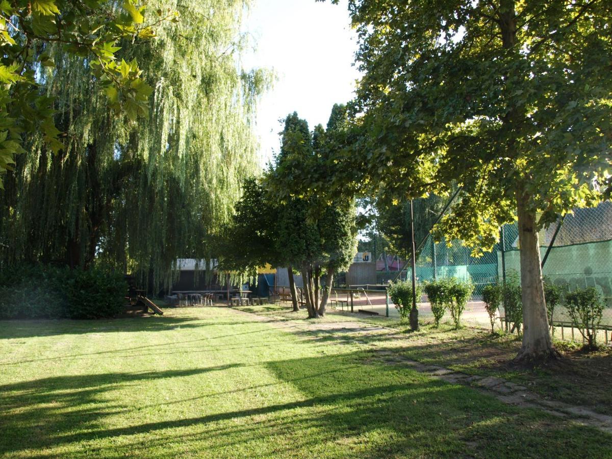 Bed and Breakfast Garden Club Panzio Balatonmáriafürdő Esterno foto