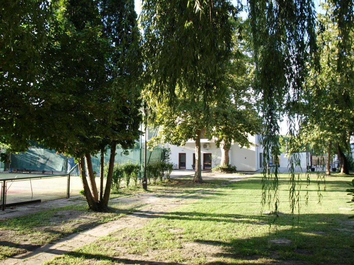 Bed and Breakfast Garden Club Panzio Balatonmáriafürdő Esterno foto