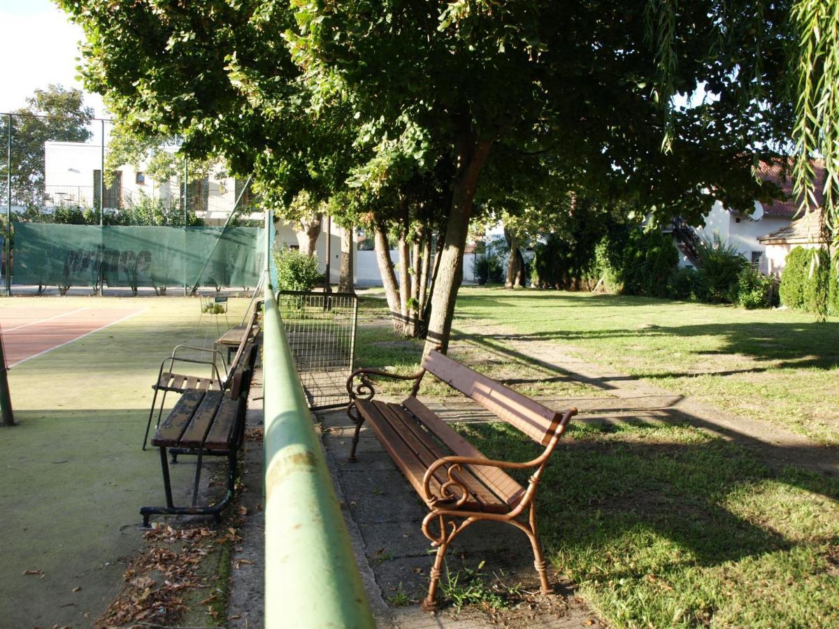 Bed and Breakfast Garden Club Panzio Balatonmáriafürdő Esterno foto