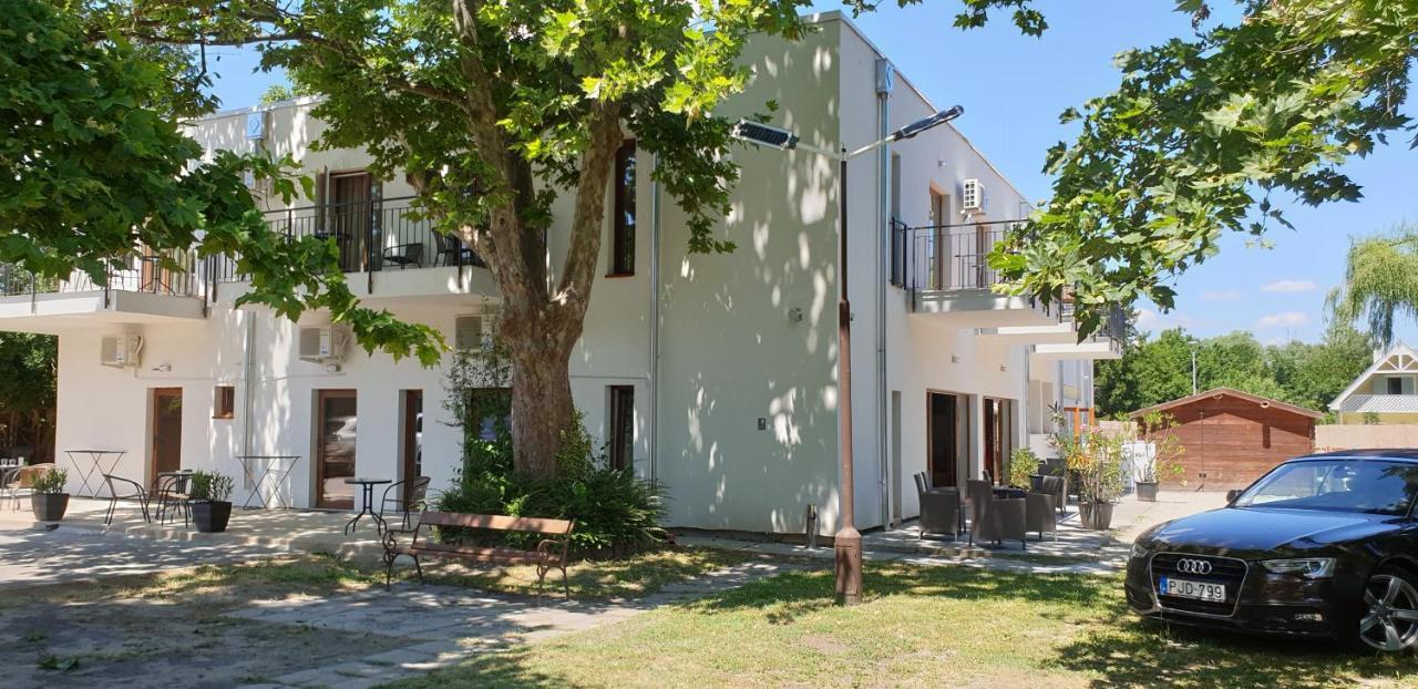Bed and Breakfast Garden Club Panzio Balatonmáriafürdő Esterno foto